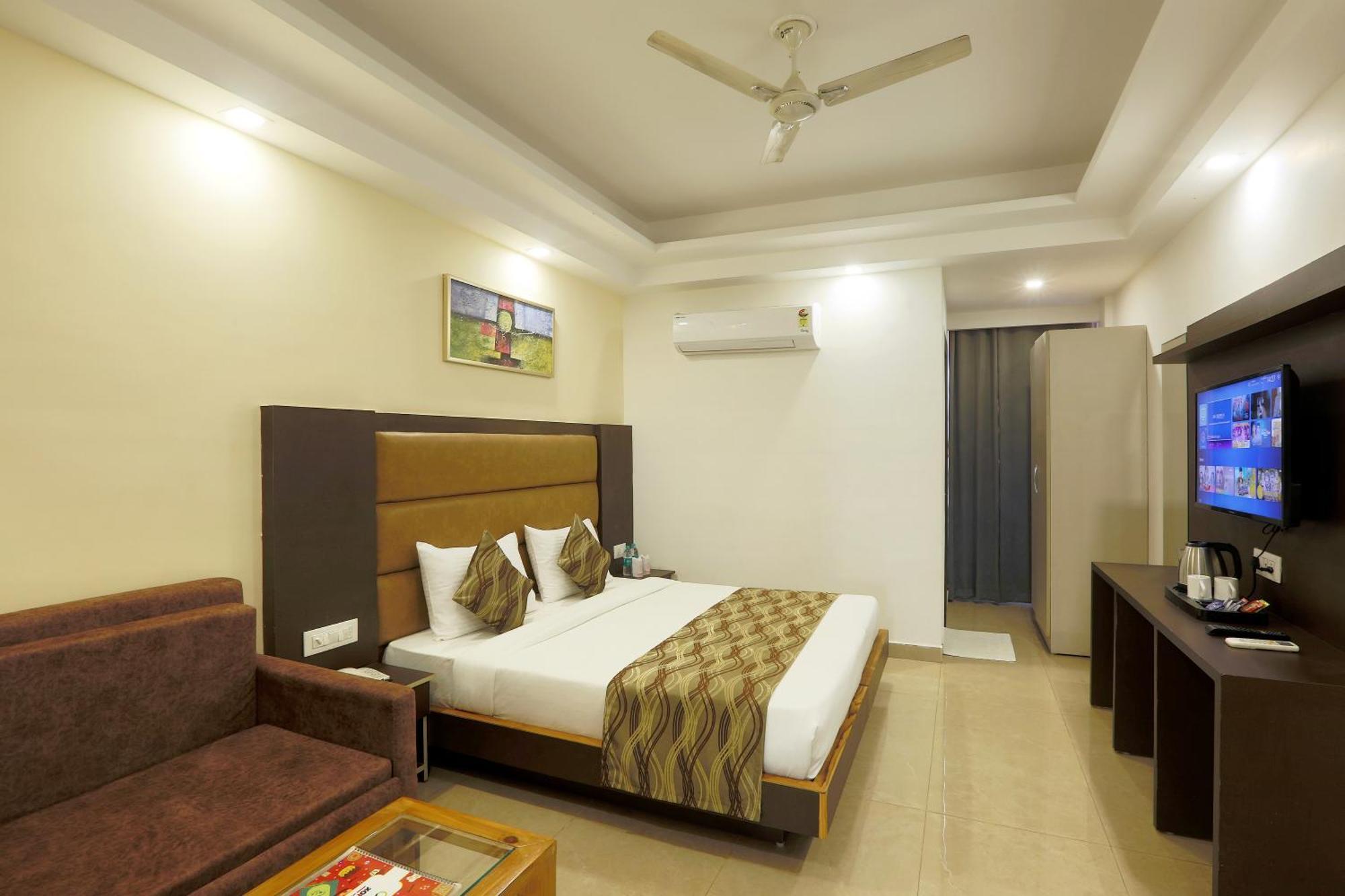 Hotel Deluxe Stay Inn - Near Delhi Airport Nueva Delhi Exterior foto