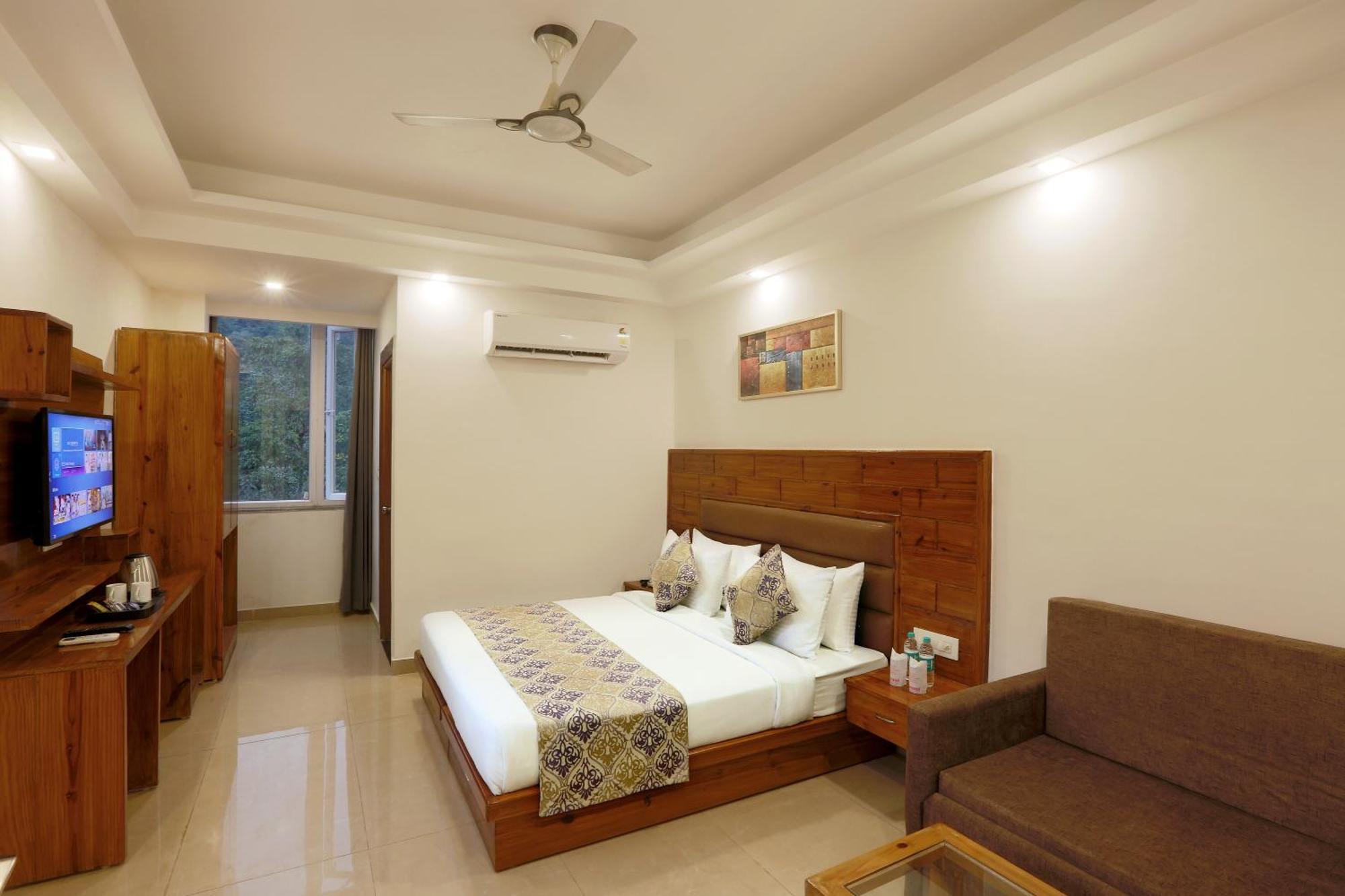 Hotel Deluxe Stay Inn - Near Delhi Airport Nueva Delhi Exterior foto