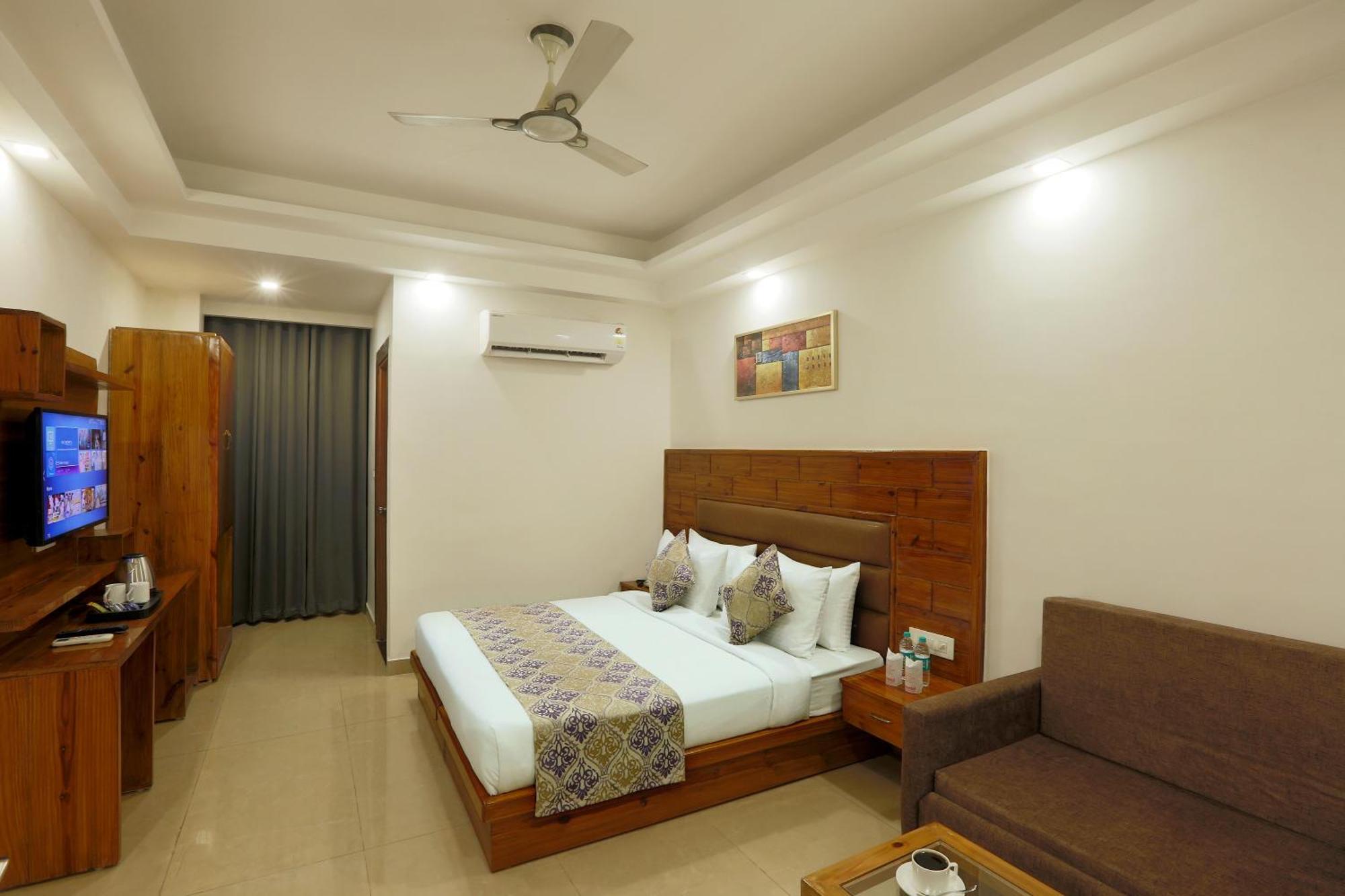 Hotel Deluxe Stay Inn - Near Delhi Airport Nueva Delhi Exterior foto