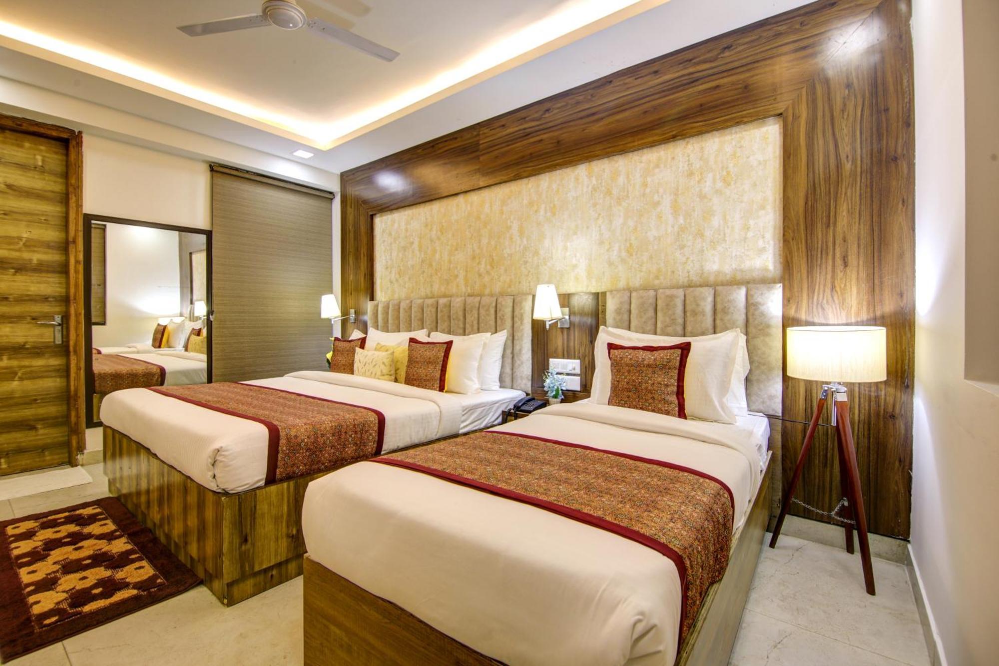 Hotel Deluxe Stay Inn - Near Delhi Airport Nueva Delhi Exterior foto
